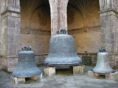 3 anciennes cloches de la tour de l'Horloge